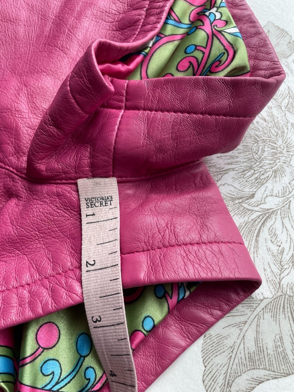 Wilson’s Leather Pink Hot Shorts 4 Retro Barbiecore Festival Rave Western Rodeo - Picture 10 of 10